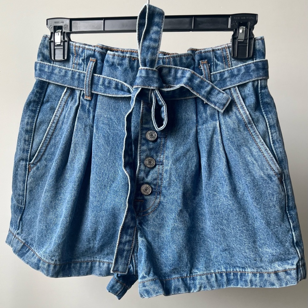 Abercrombie & Fitch Natural Rise Shorts